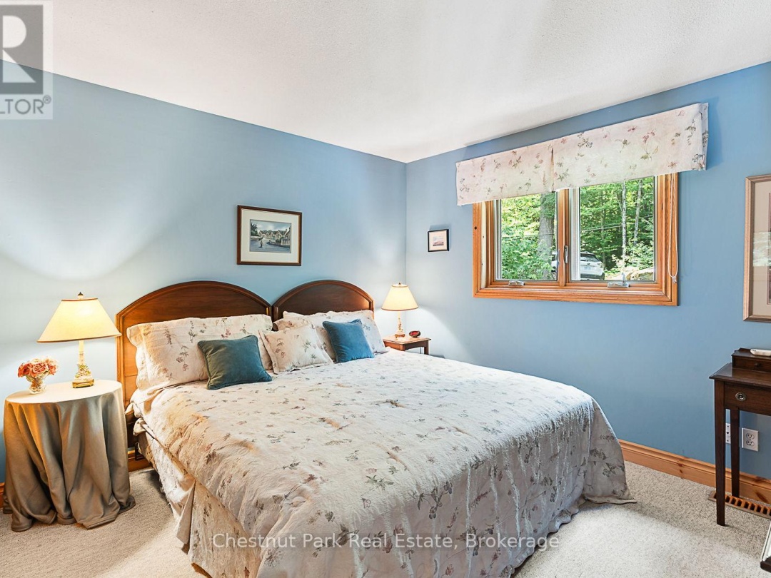 1003 Arnott Lane, Redstone Lake