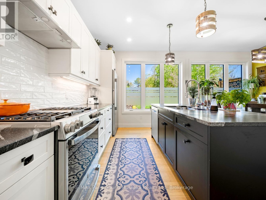 44 DENNIS DRIVE, Parry Sound