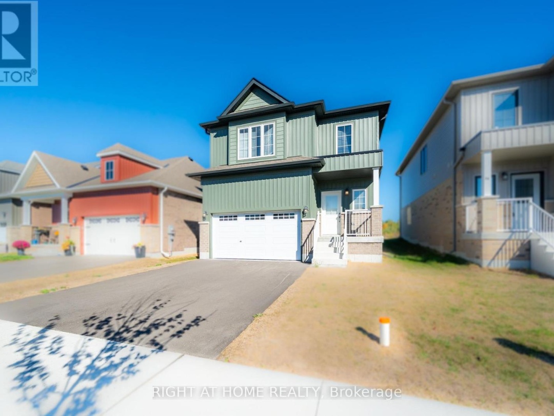 32 HILLCROFT WAY, 
