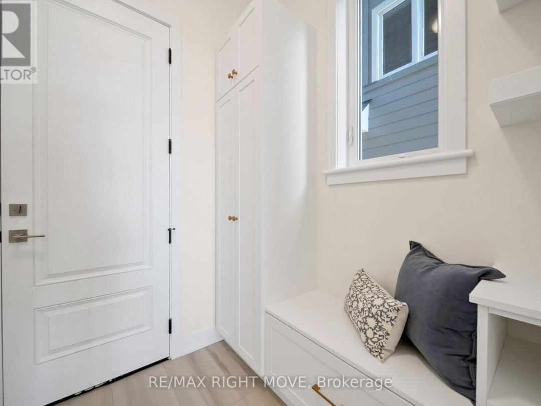 3194 ORION BOULEVARD, 