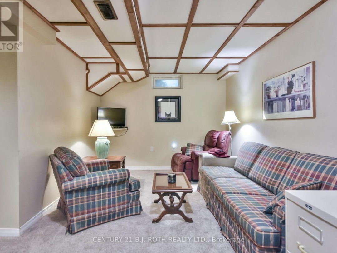 17 VIVIAN LANE, 