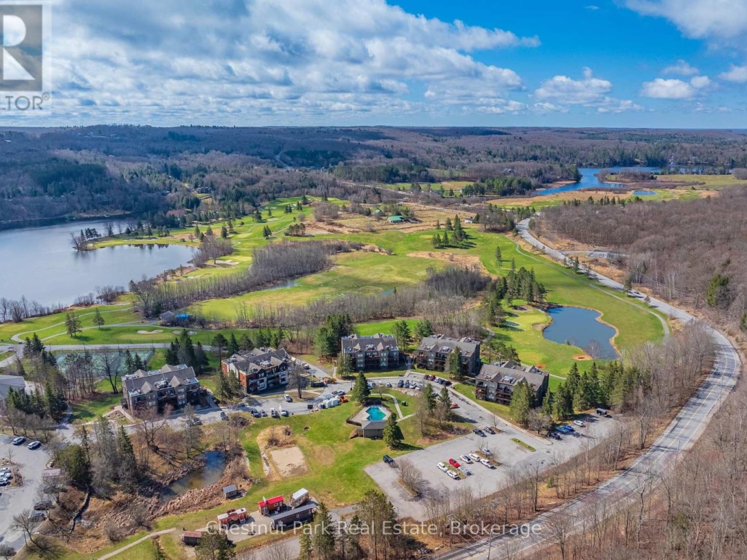 52 107 1235 Deerhurst Drive, Peninsula Lake