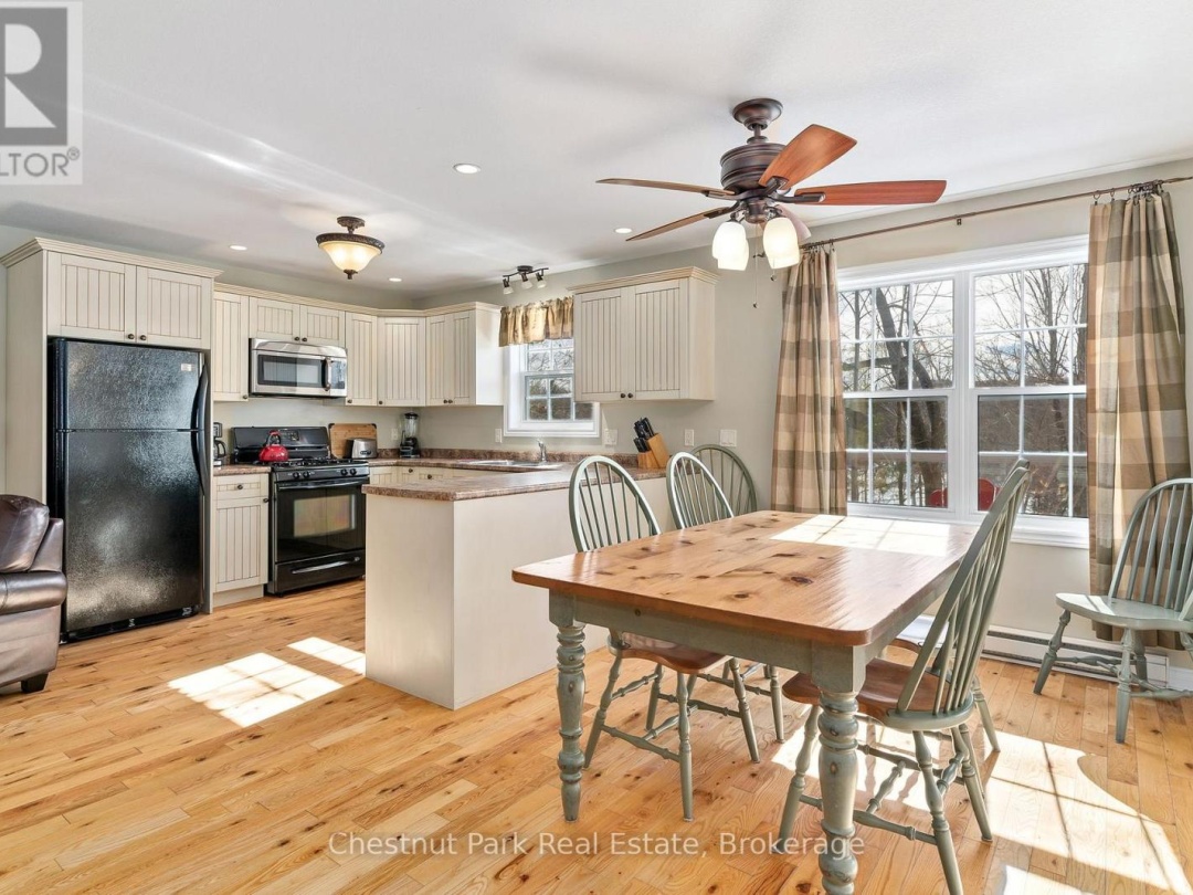 112-8 - 1052 RAT BAY ROAD, Lake of Bays