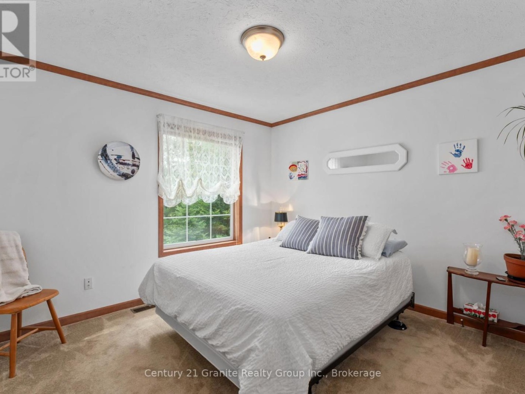 2275 KENNISIS LAKE ROAD, 