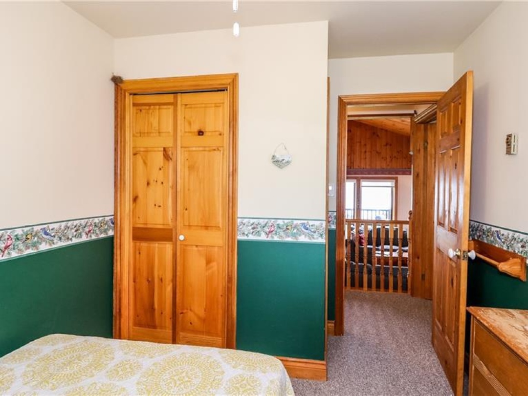 3822 Glenrest Drive Drive, Lake Simcoe