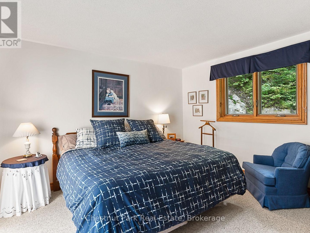 1003 Arnott Lane, Redstone Lake
