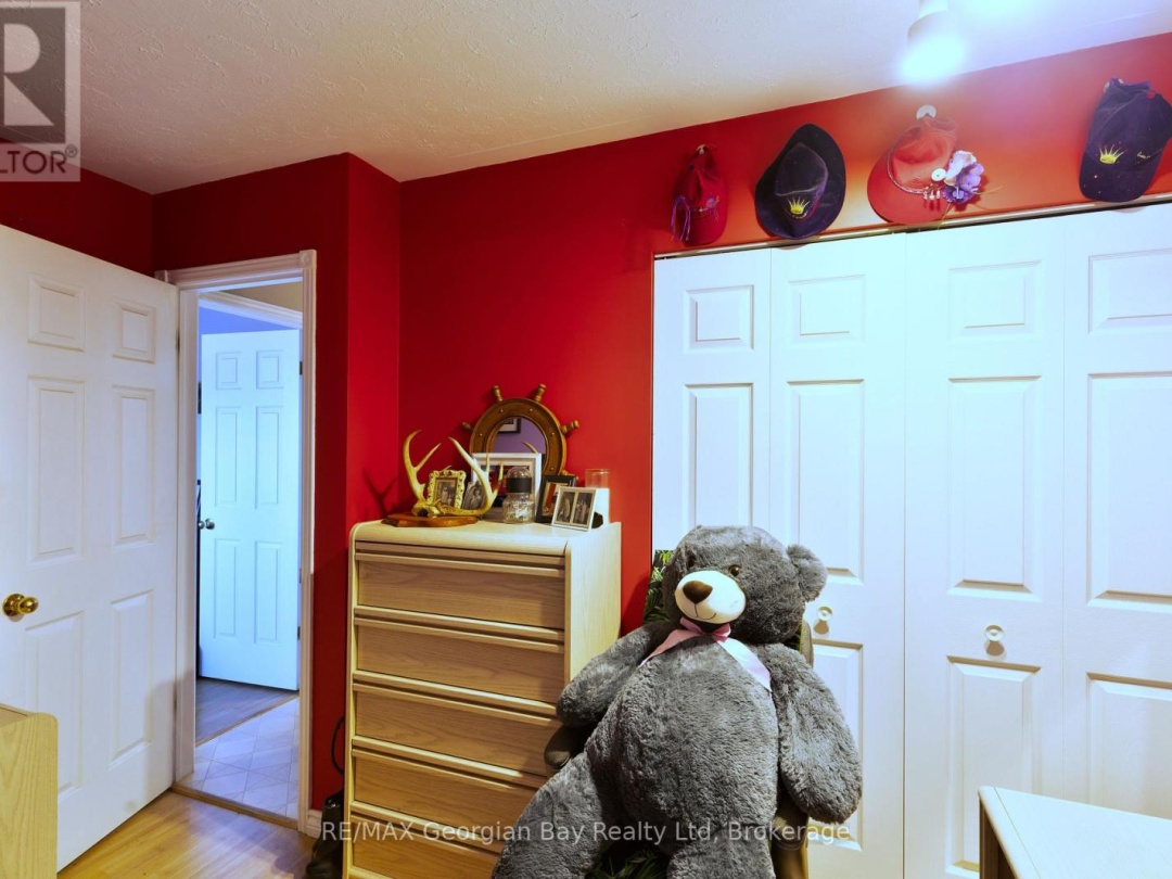 33 ANDERSON CRESCENT, 