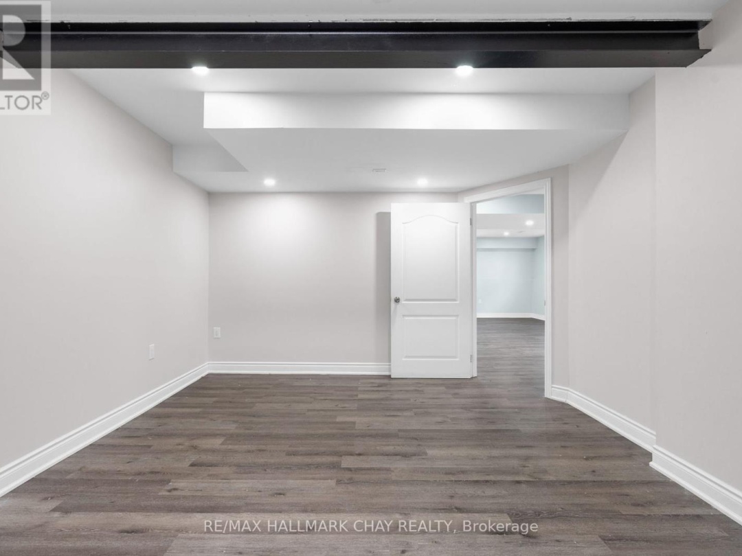 2052 MARCHMONT ROAD, 