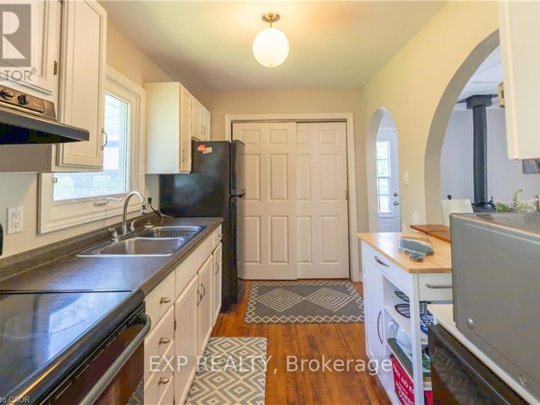 25 BAYVIEW ESTATE ROAD, 