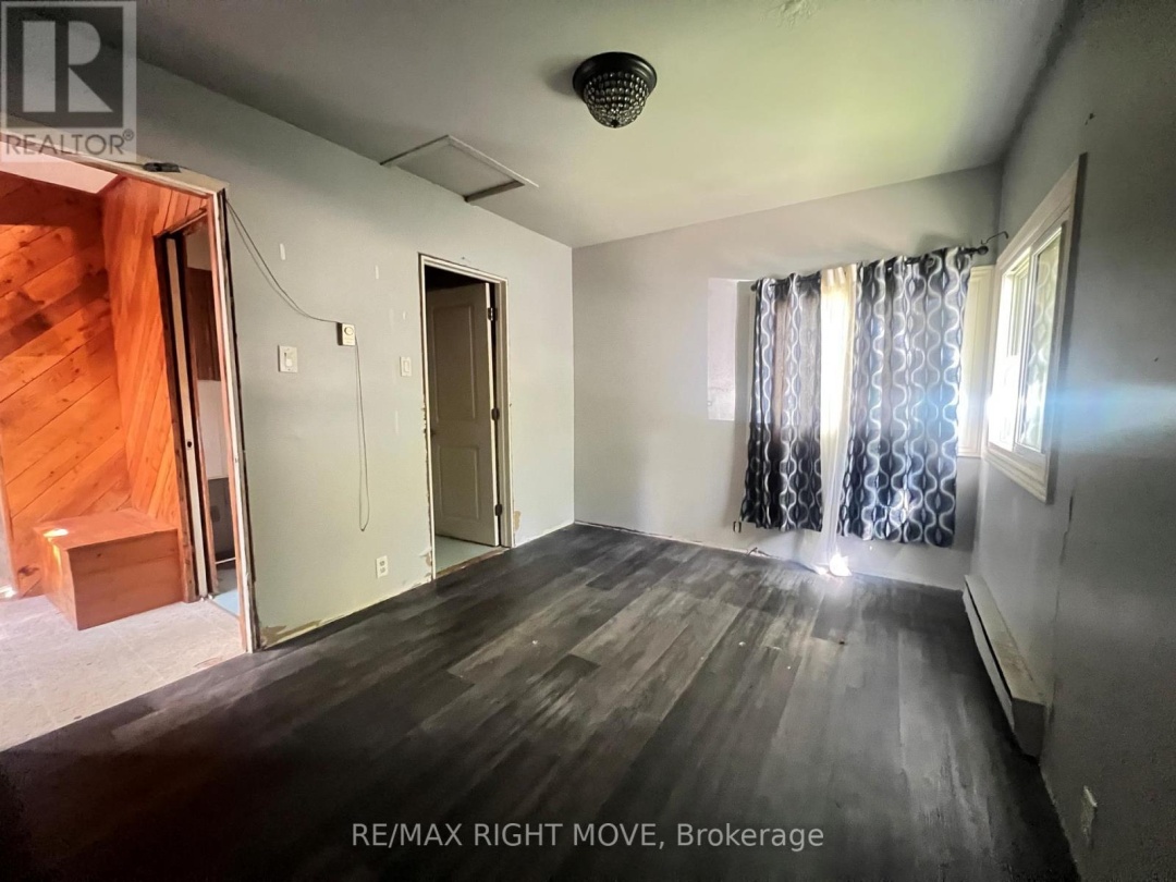 1052 4 SEASONS ROAD, 