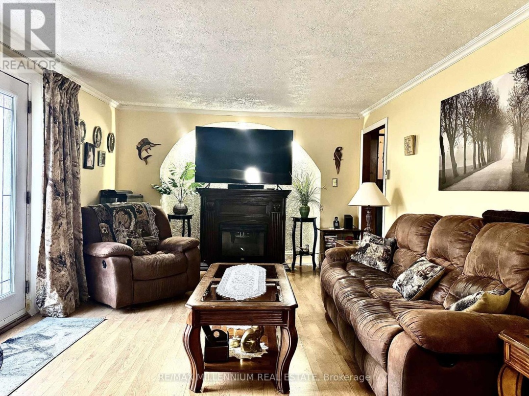 3741 CEDAR RAPIDS DRIVE S, 