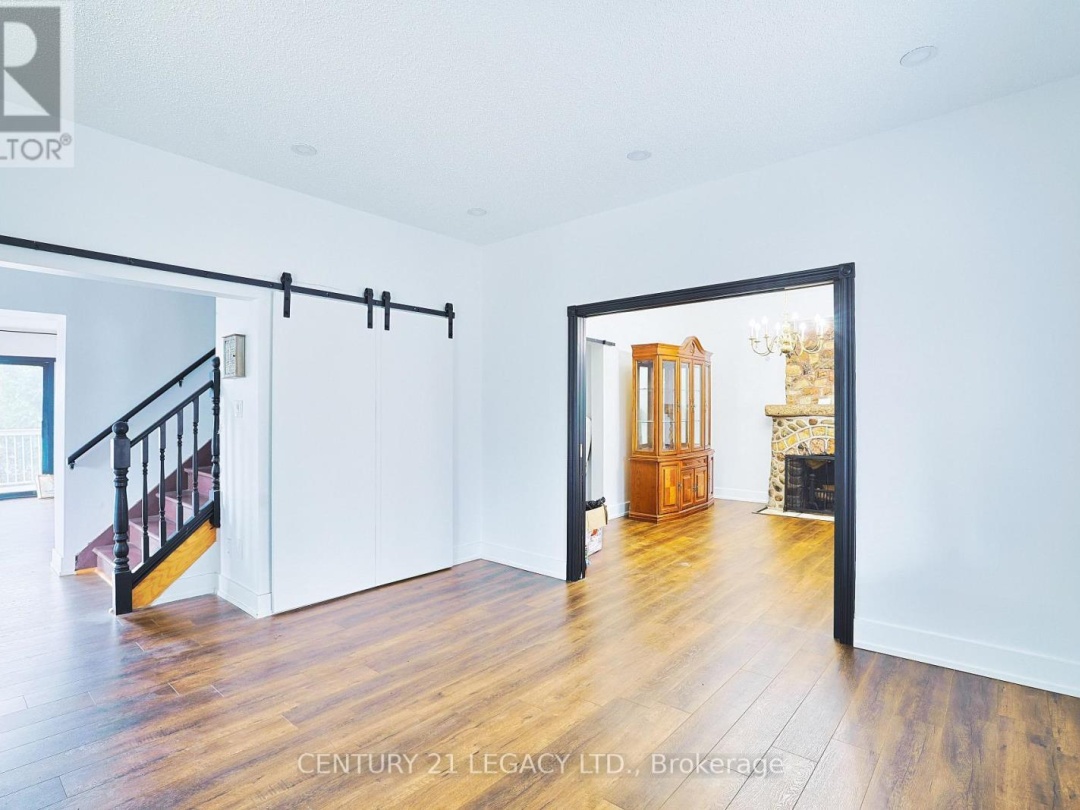 23 LANSDOWNE STREET W, 