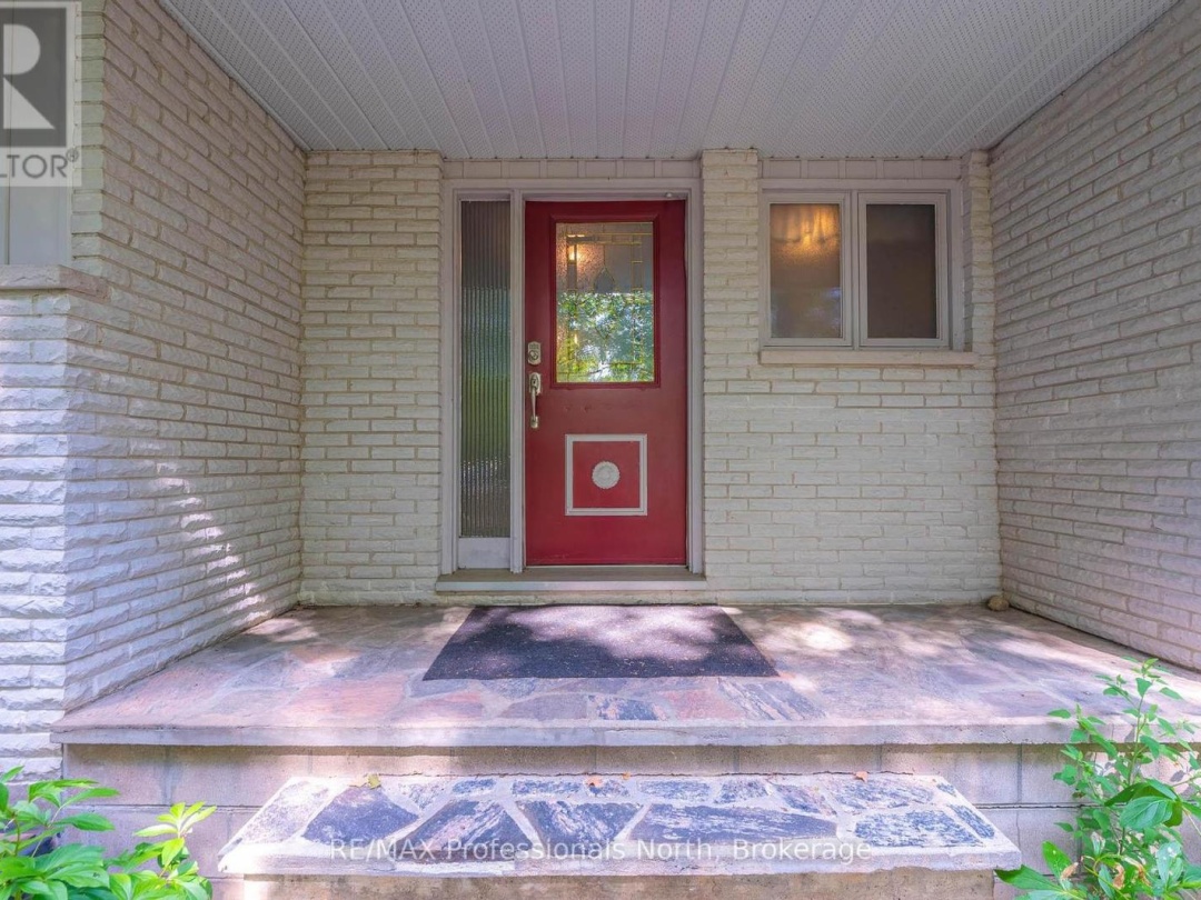 2499 KENNISIS LAKE ROAD, 