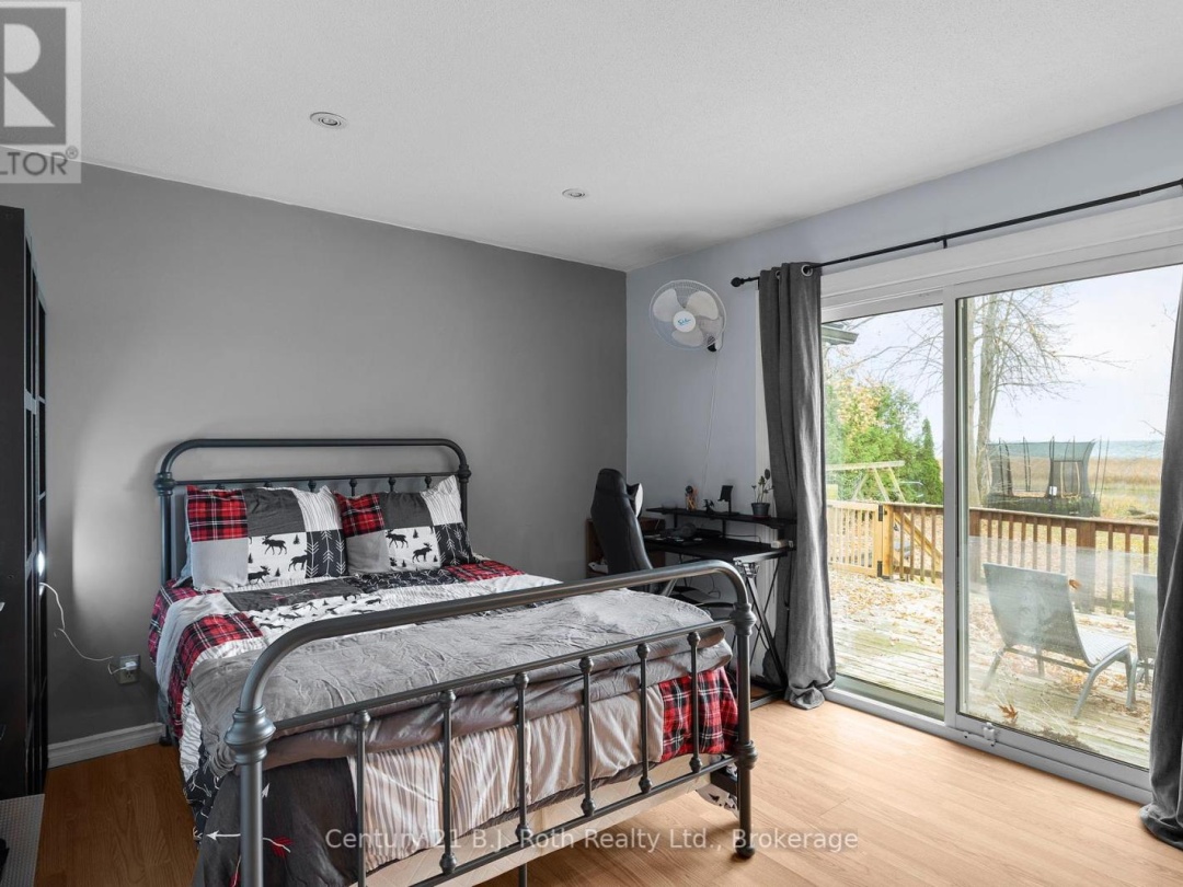 3772 Harry's Lane, Lake Simcoe