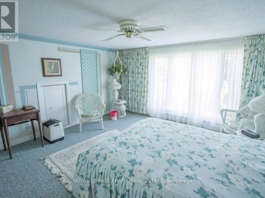 357 THE CAPTAINS CORNERS, 