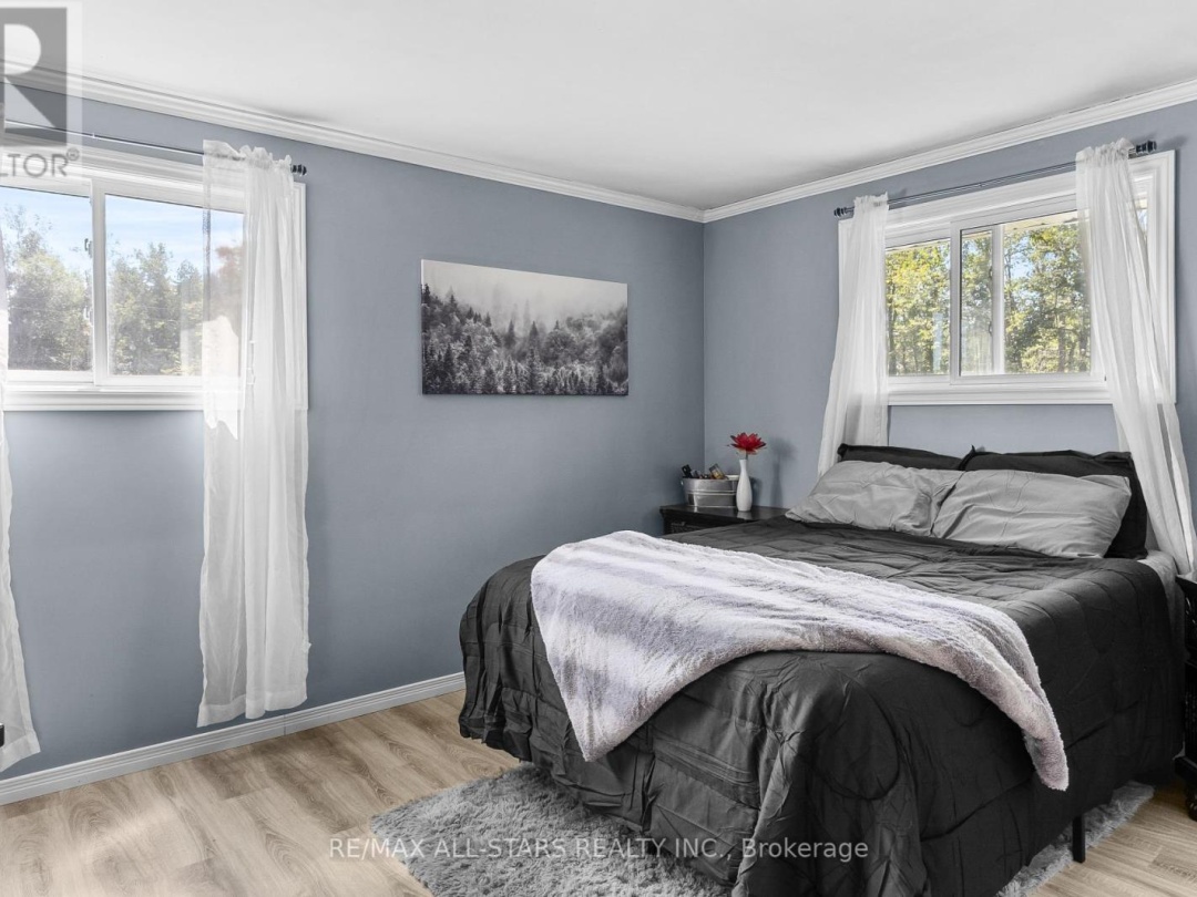 6077 HWY 35, 