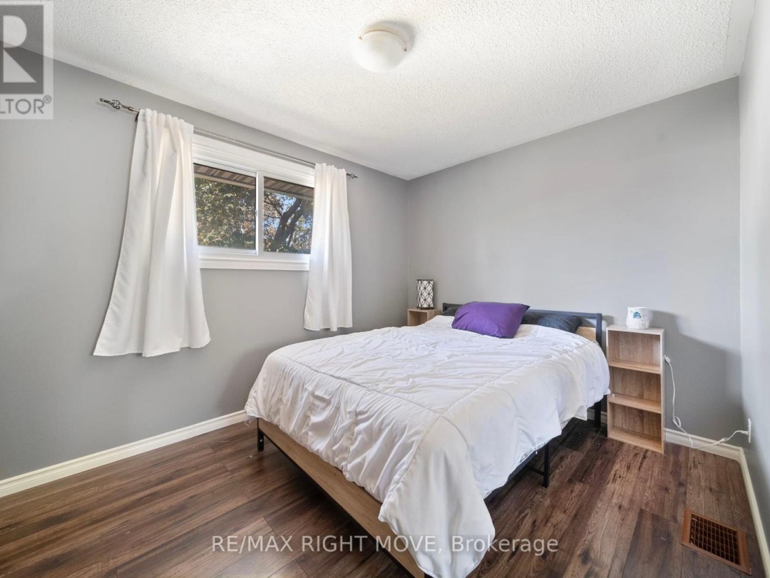3 WESTMOUNT DRIVE N, 
