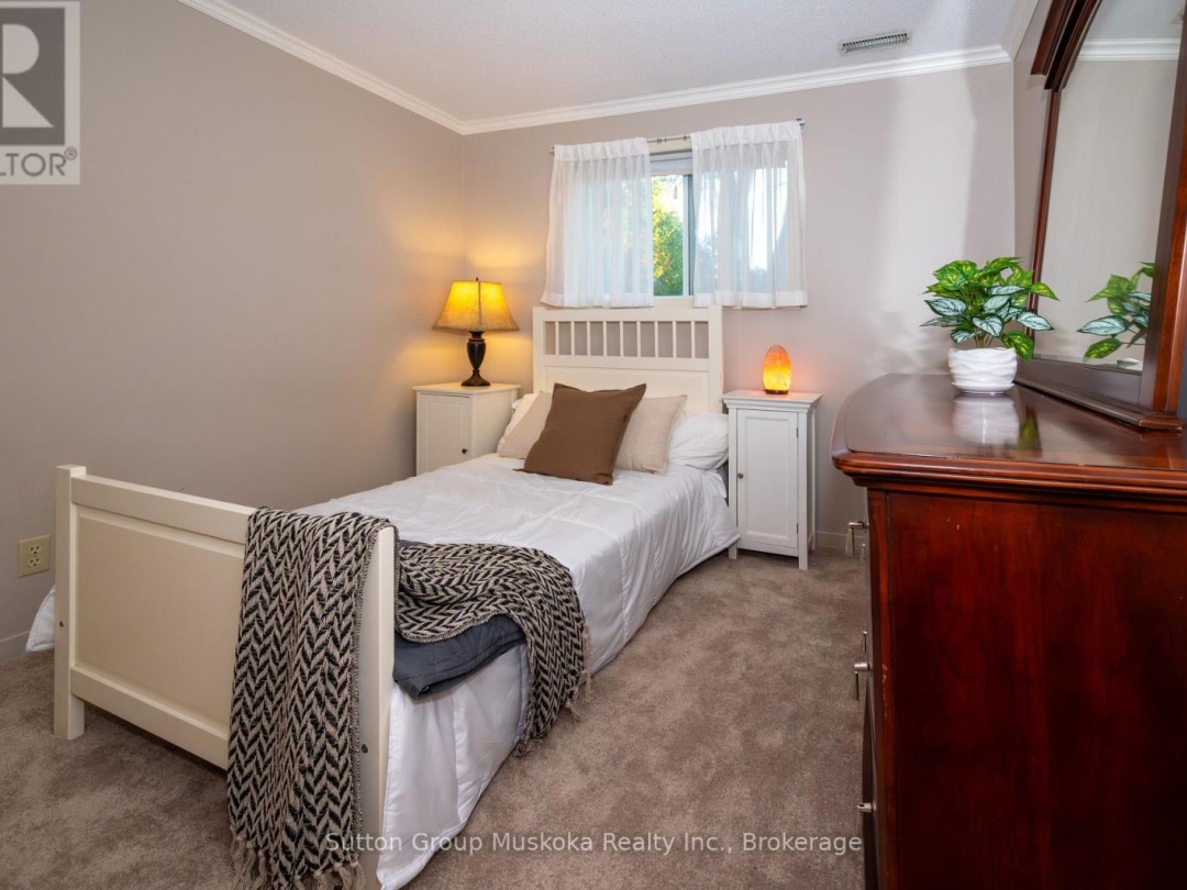7 GLENWOOD DRIVE, 