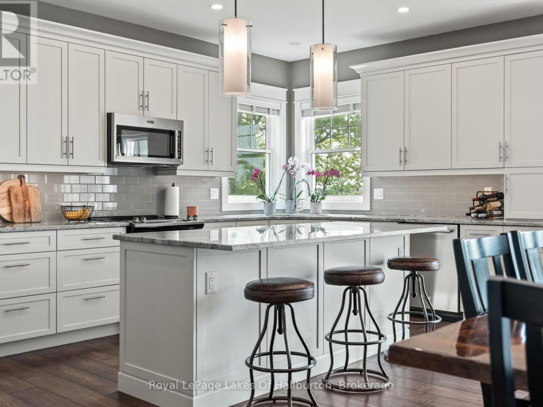 1143 TRILLIUM TRAIL, Loon Lake