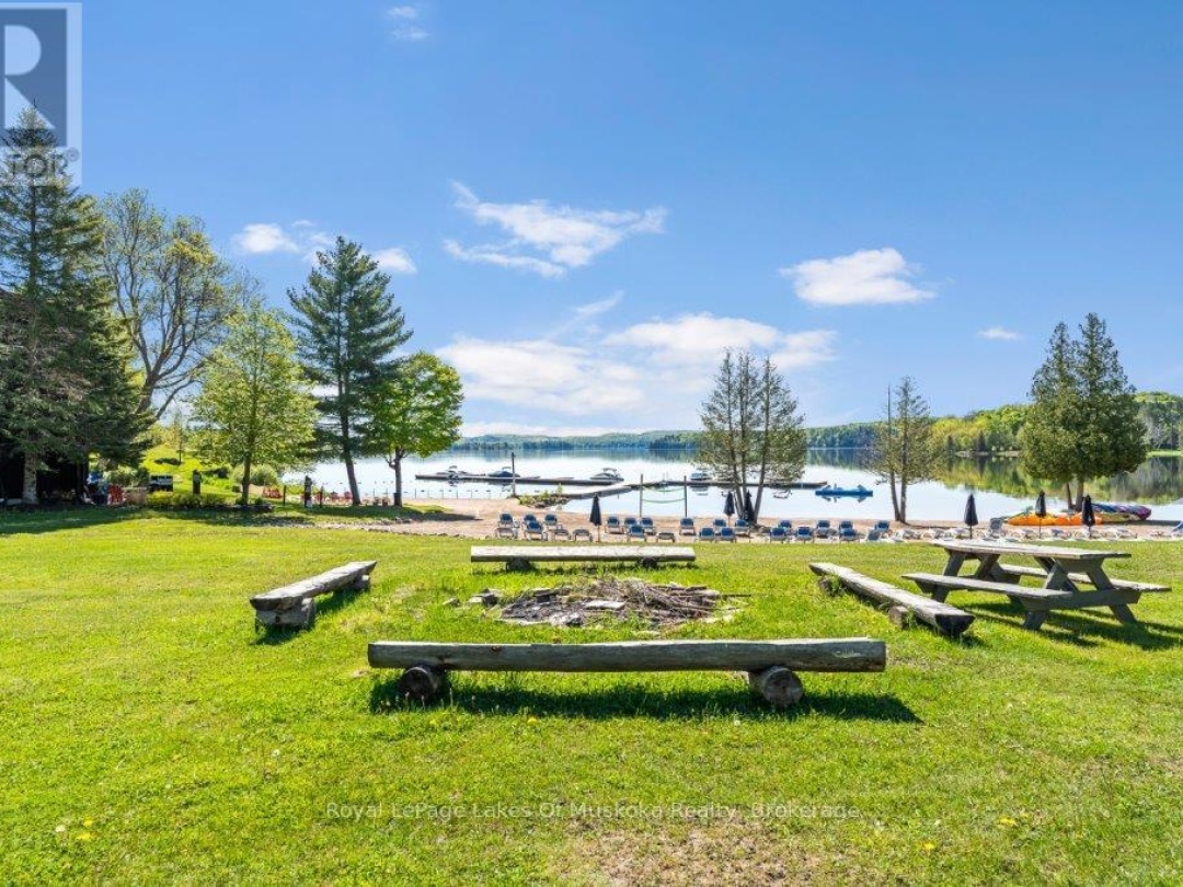 30 TURNER DRIVE, Peninsula Lake