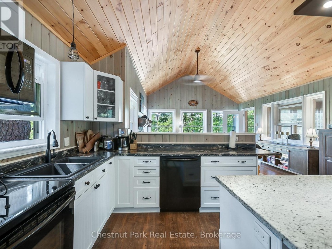 86 TAYLOR ISLAND, 