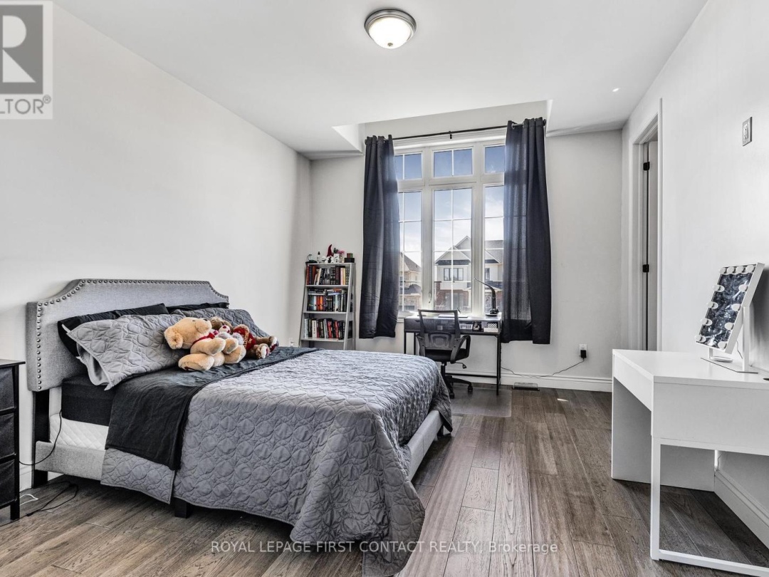 3075 Orion Boulevard, Orillia