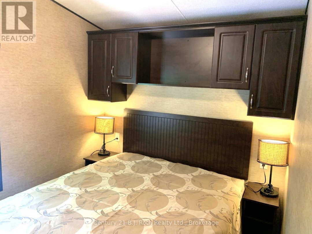 43 1082 Shamrock Marina Road, Severn Lake