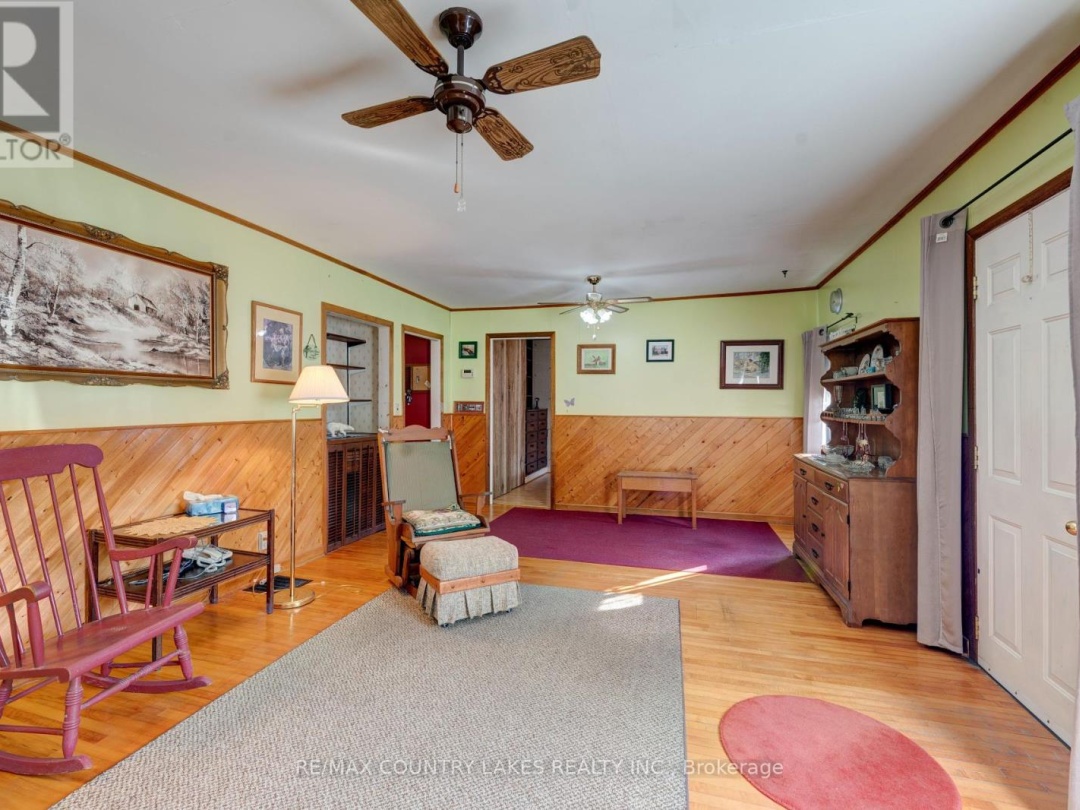 446 MAIN STREET E, 