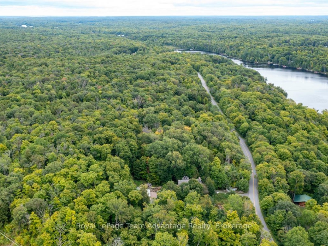 33 PINEWOOD ROAD, McDougall