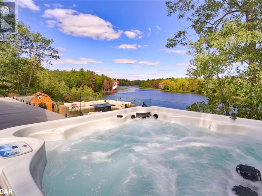 83 Walkway Rd, Georgian Bay