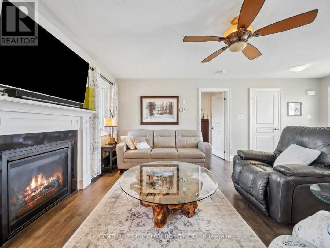 35 GRACE CRESCENT, 