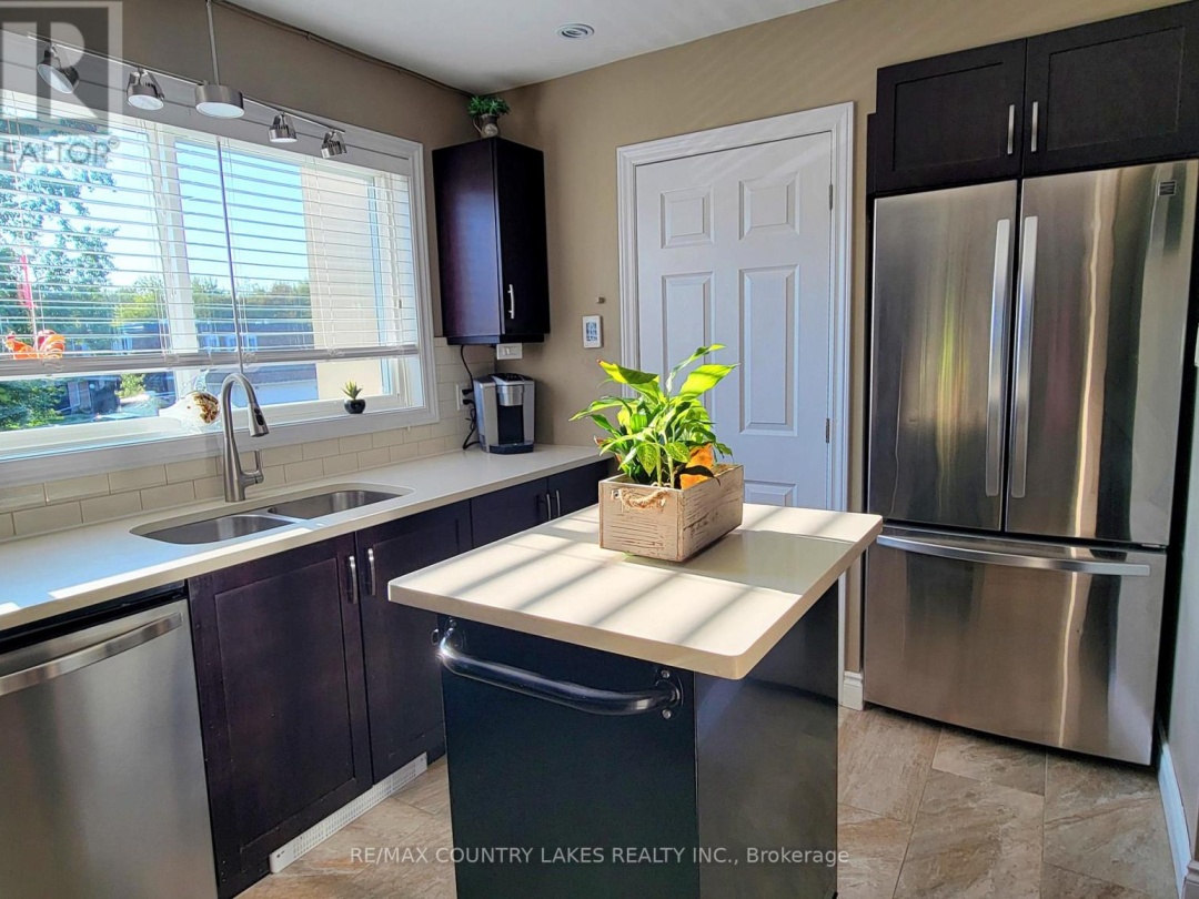 11 - 4 PARADISE BOULEVARD, 
