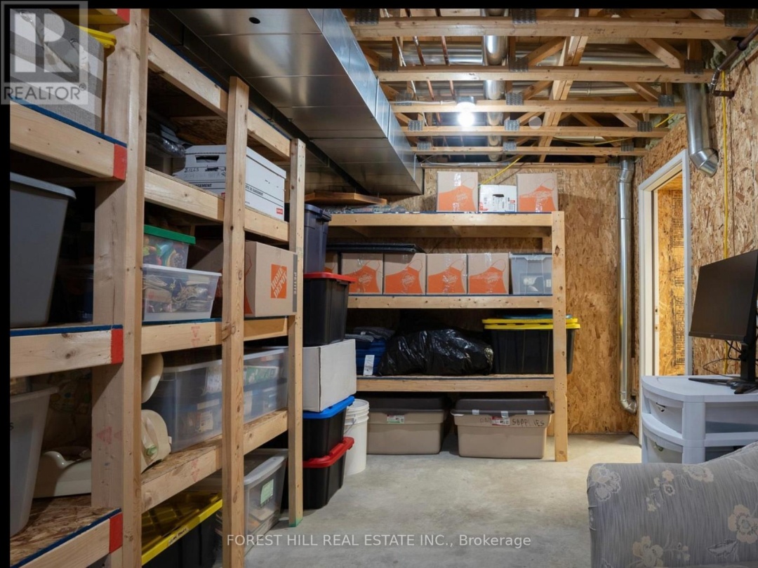 1025 TOWER CRESCENT, 