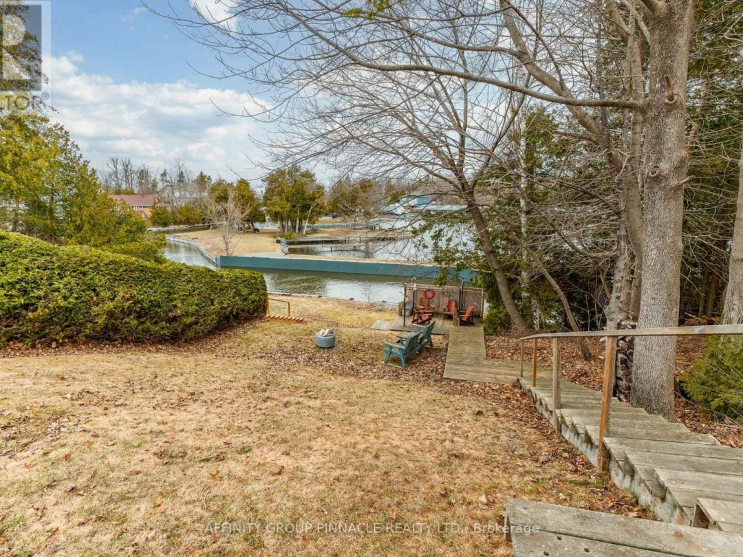 88 Simcoe Street, Lake Simcoe