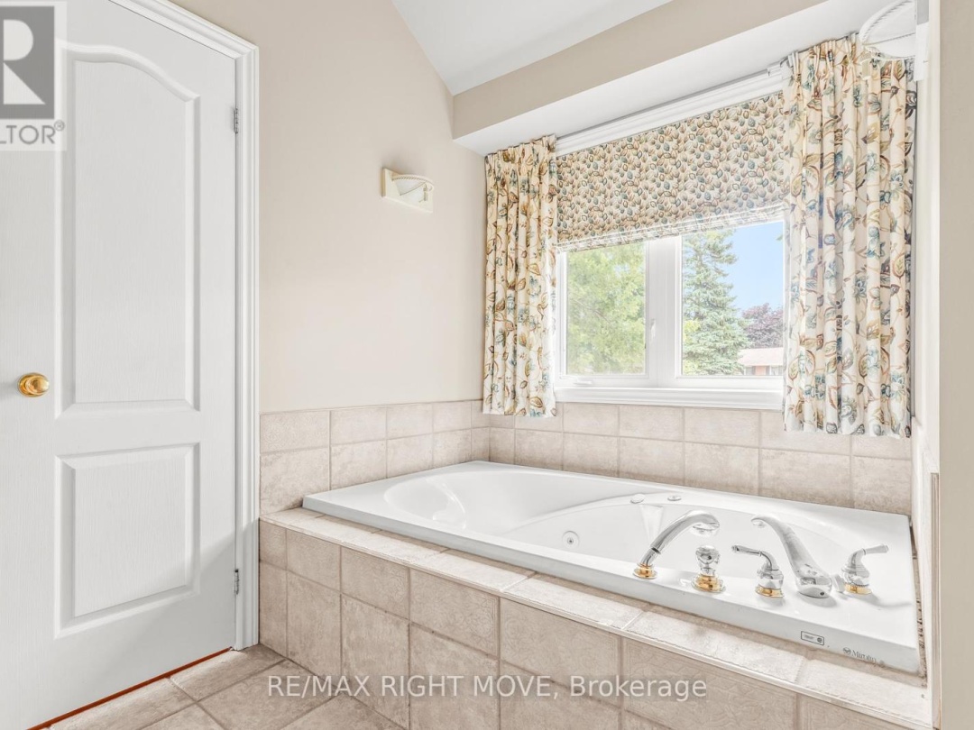 3 THICKETWOOD PLACE E, 