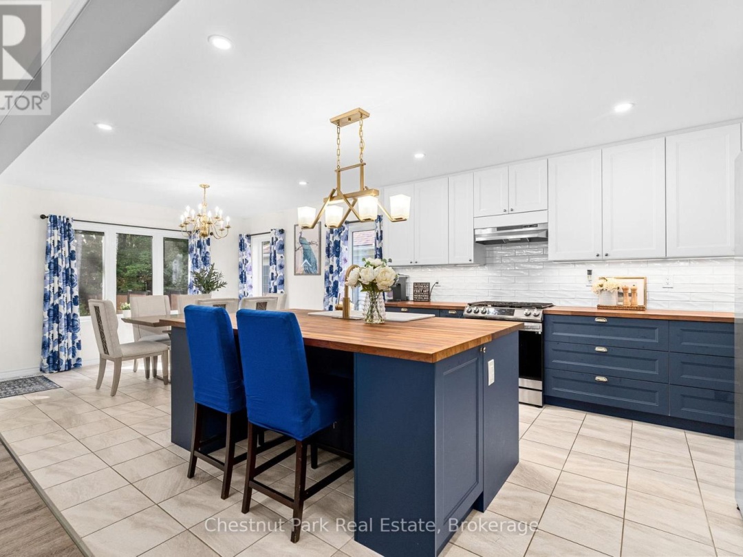 17 WINDSONG CRESCENT, 