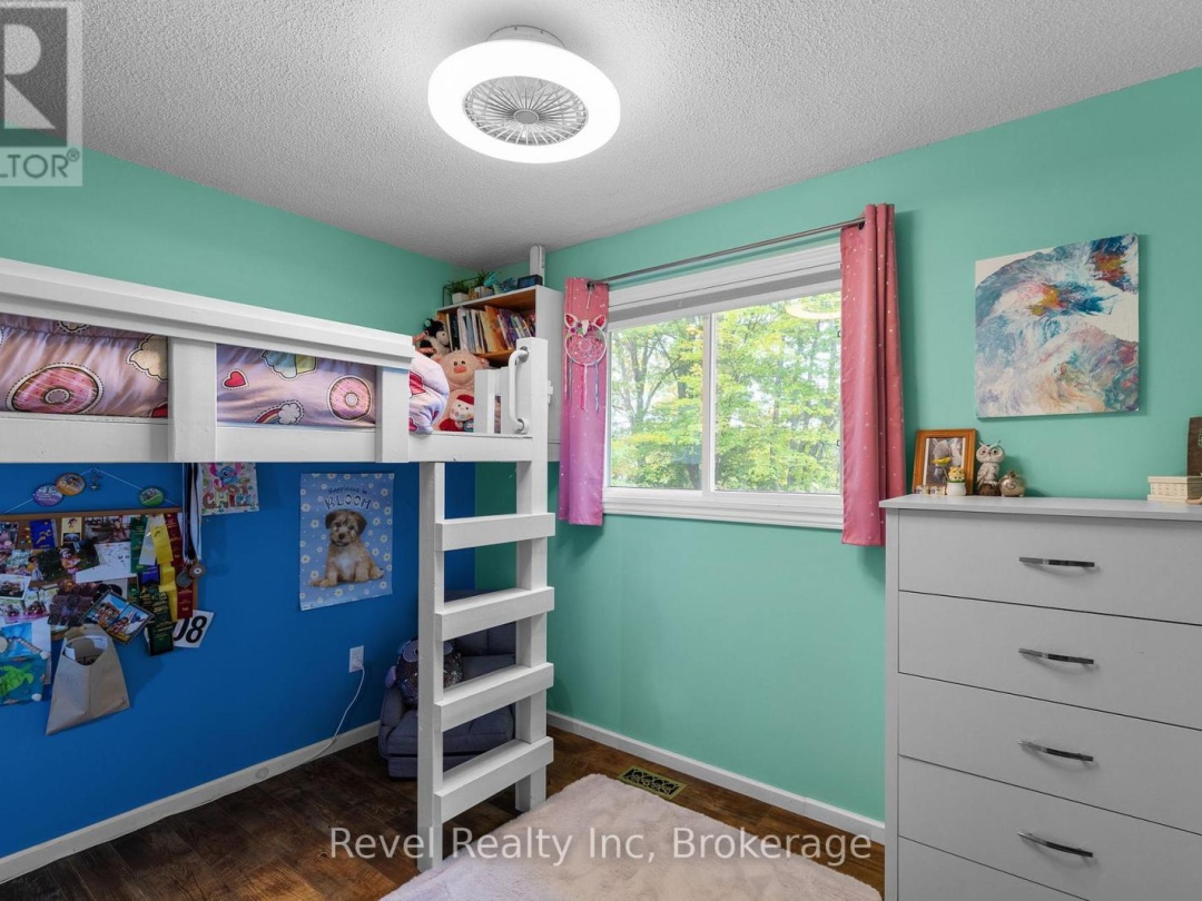 210 BURNETT'S ROAD, Manitouwabing Lake