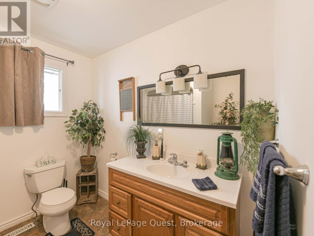 129 SIMCOE STREET, 