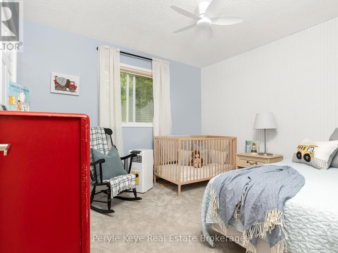 8 SHAW CRESCENT, 