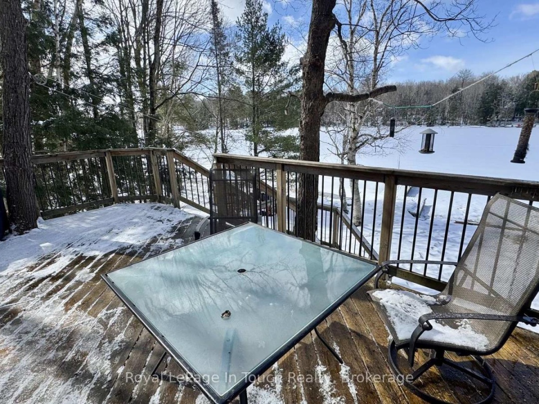 476 Hungry Bay Road E, Six Mile Lake