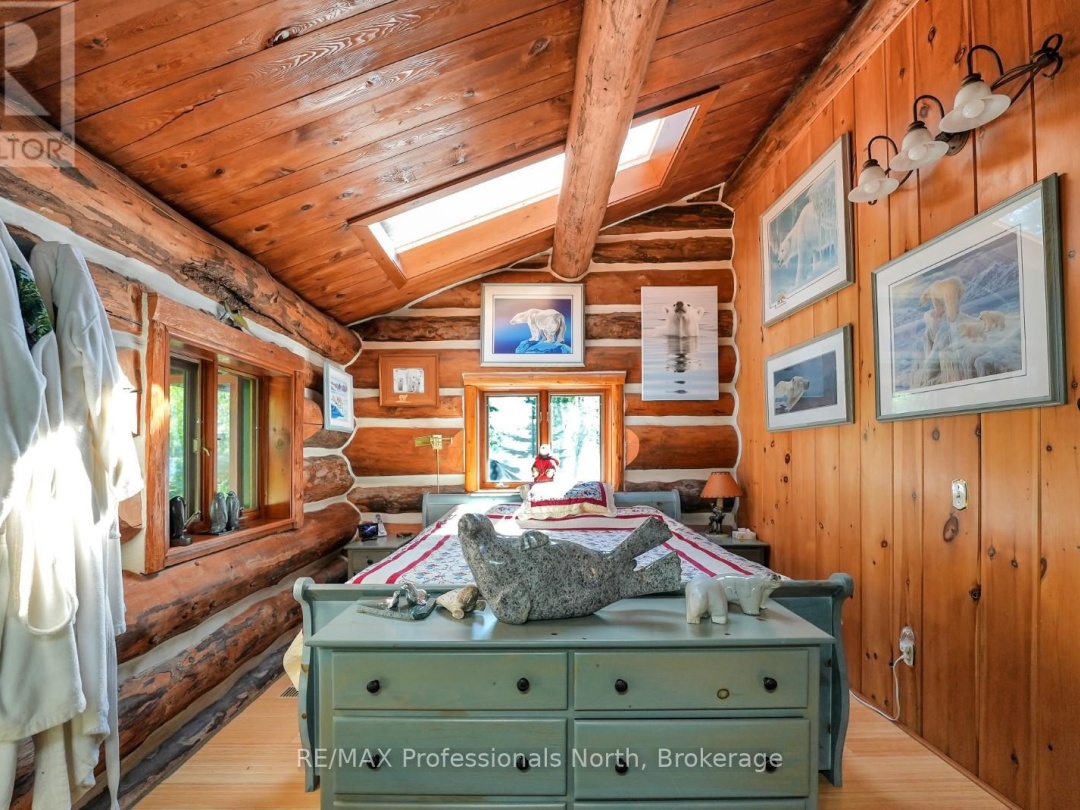 2718 WILKINSON ROAD, Kennisis Lake
