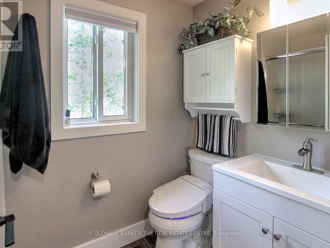 55 PRINCE STREET W, 
