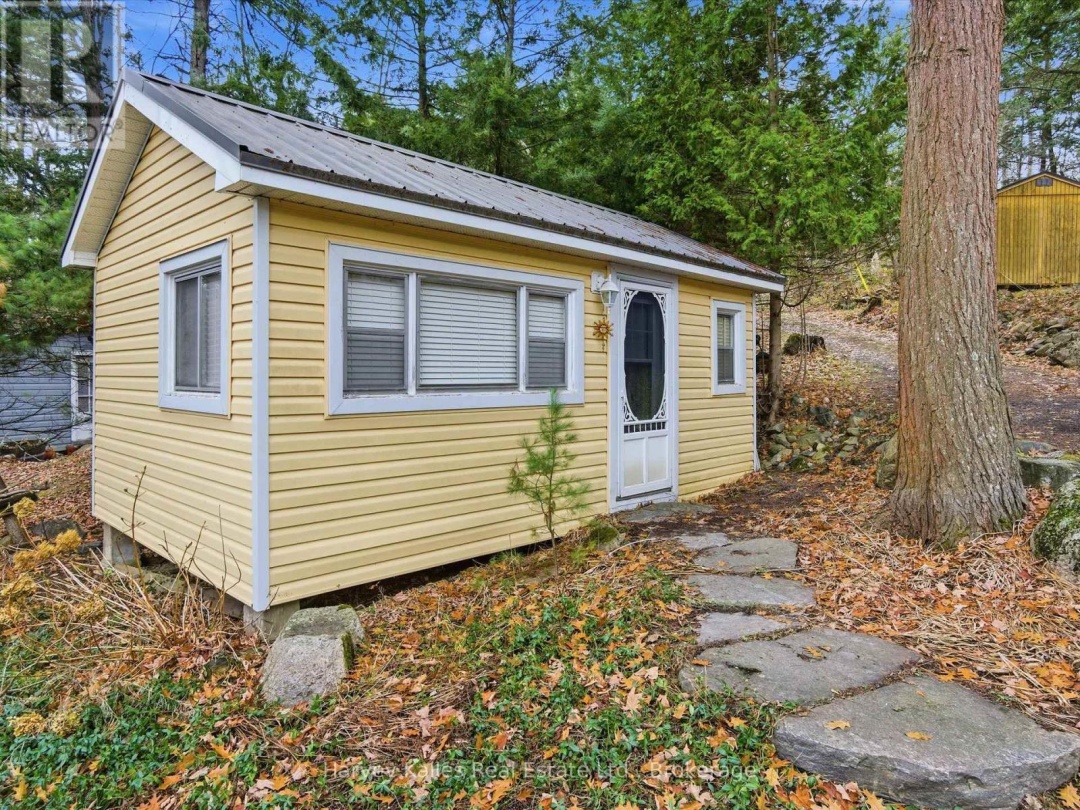 1020 ENNIS BAY ROAD S, 