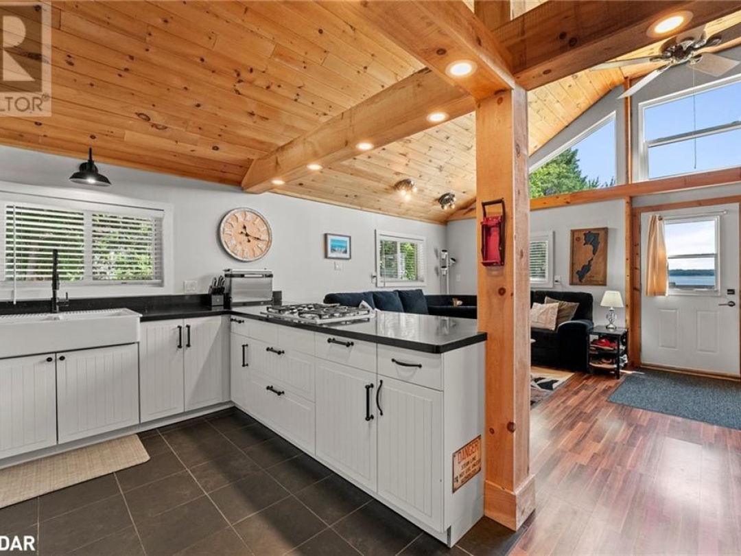104 Fulsom Crescent, Dalrymple Lake