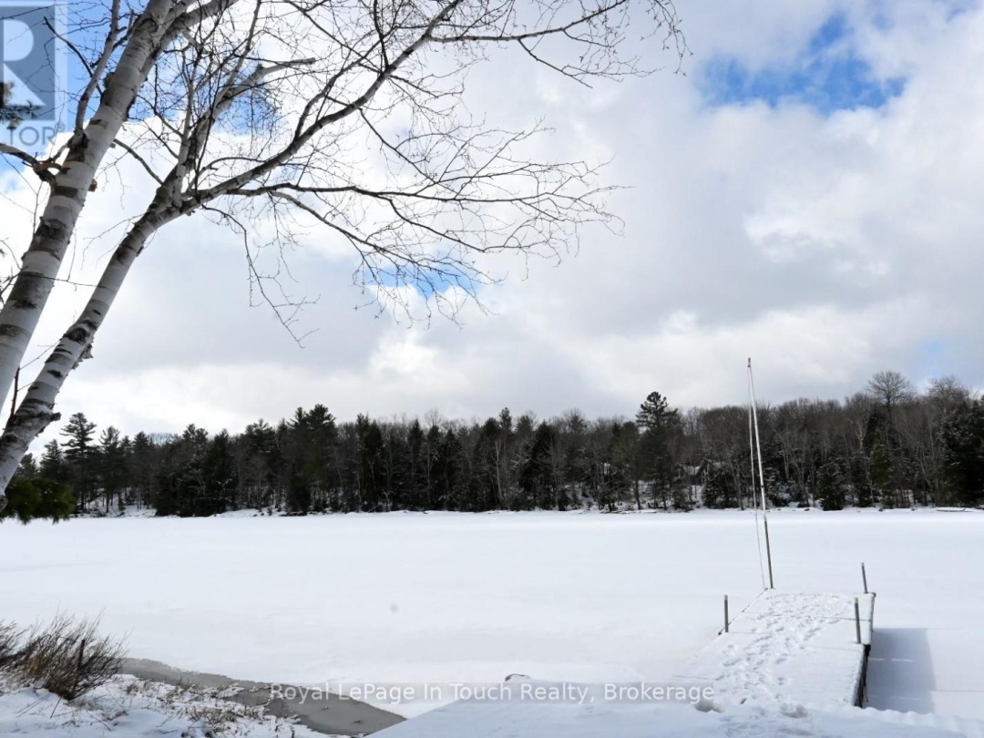 476 Hungry Bay Road E, Six Mile Lake