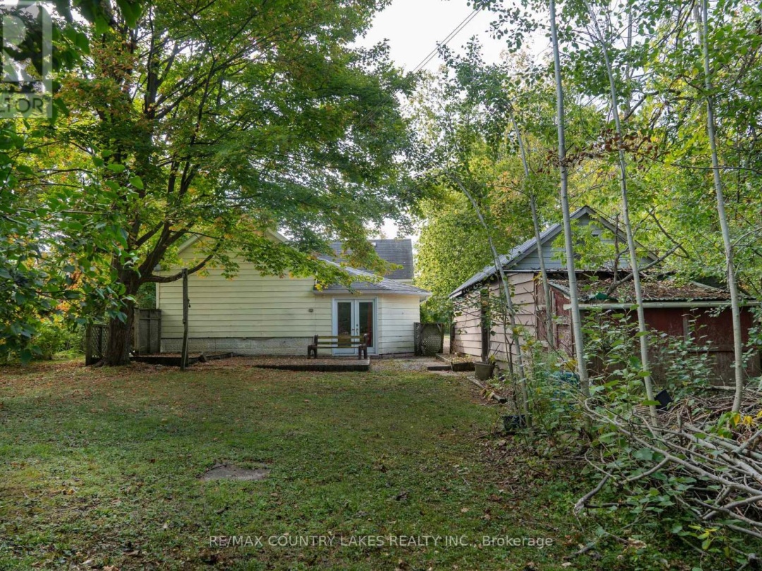 446 MAIN STREET E, 