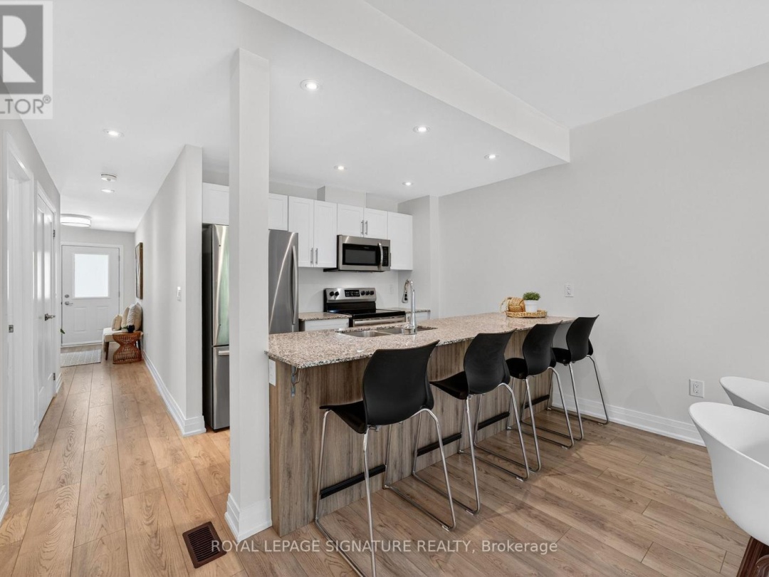 8 - 393 MANITOBA STREET, 