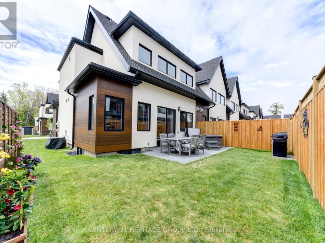 44 RUBY CRESCENT, 