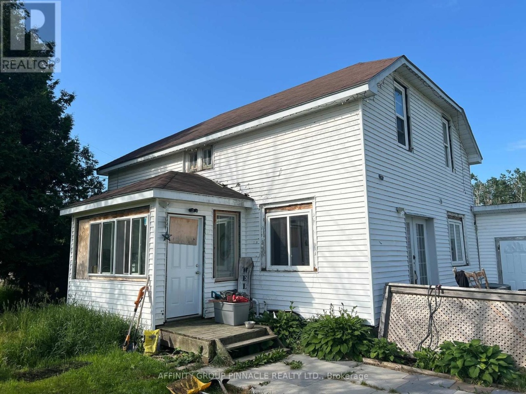 7657 HWY 35, 