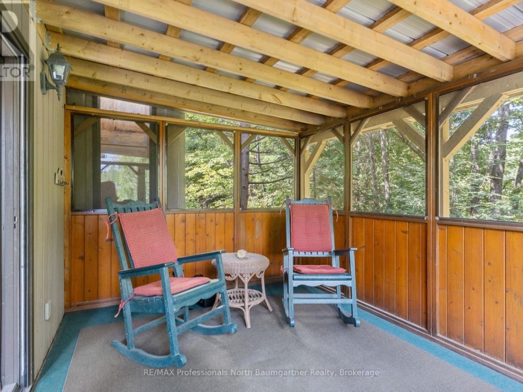 1976 REDKENN ROAD, 
